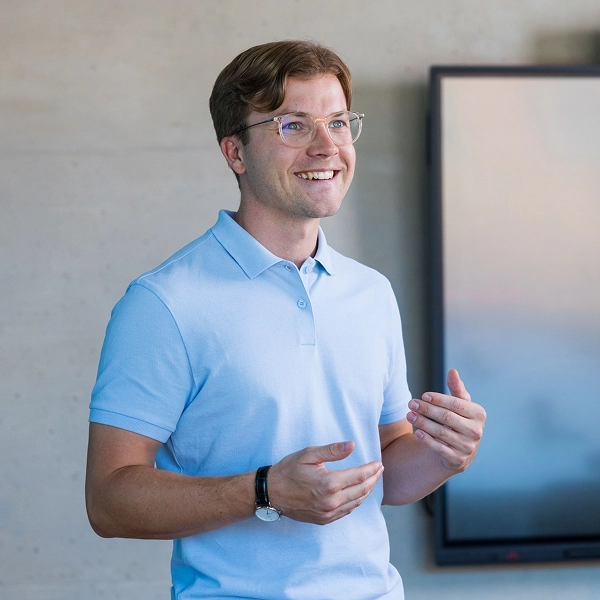 Adrian Muzler, Förderungsberater bei MINTED, Portrait