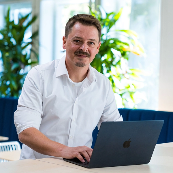 Simon Werba, Förderberater bei MINTED Förderberatung, Portrait